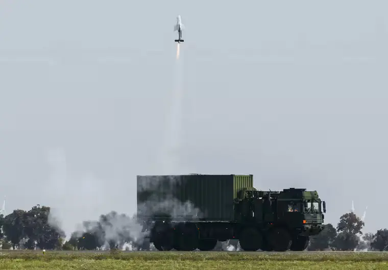 Rheinmetall Successfully Test-Fires FV-014 Loitering Munition from New Container Launcher